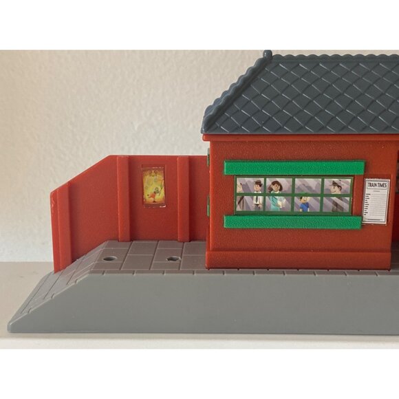 2009 Gullane Thomas Friends Limited Mattel Toy Train Station Depot Pretend Play - Picture 2 of 16